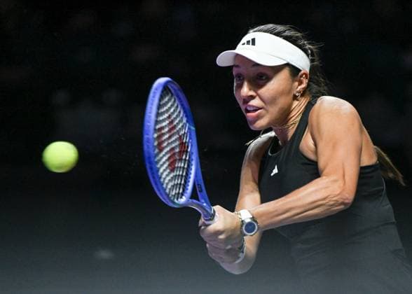 WTA, Tennis Damen Finals 2025 - Day Four RIYADH, SAUDI ARABIA NOVEMBER 4, 2025: Jessica Pegula of the United States plays against Aryna Sabalenka during their group-stage match on Day 4 of the 2025 WTA Finals, part of the Hologic WTA Tour, at King Saud University Indoor Arena in Riyadh, Saudi Arabia, on November 4, 2025. Riyadh Saudi Arabia  Copyright: xSTRx originalFilename:str-wtafinal251104_npGLM.jpg