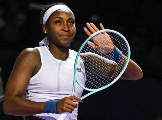 WTA, Tennis Damen Finals 2025 - Day Four RIYADH, SAUDI ARABIA NOVEMBER 4, 2025: Coco Gauff of the United States wins against Jasmine Paolini of Italy during their second group-stage match on Day 4 of the 2025 WTA Finals, part of the Hologic WTA Tour, at King Saud University Indoor Arena in Riyadh, Saudi Arabia, on November 4, 2025. Riyadh Saudi Arabia  Copyright: xSTRx originalFilename:str-wtafinal251104_npD5S.jpg