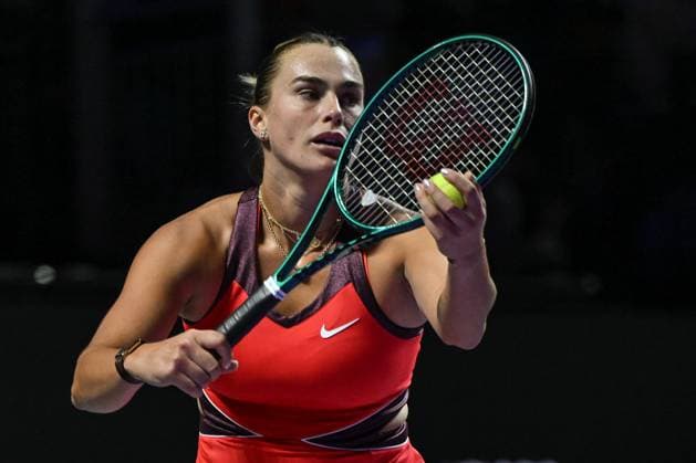 WTA, Tennis Damen Finals 2025 - Day Four RIYADH, SAUDI ARABIA NOVEMBER 4, 2025: Aryna Sabalenka plays against Jessica Pegula of the United States during their group-stage match on Day 4 of the 2025 WTA Finals, part of the Hologic WTA Tour, at King Saud University Indoor Arena in Riyadh, Saudi Arabia, on November 4, 2025. Riyadh Saudi Arabia  Copyright: xSTRx originalFilename:str-wtafinal251104_npMIq.jpg