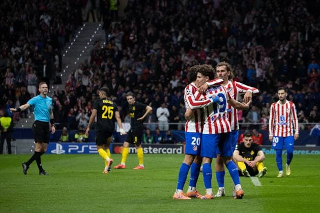 Atlético de Madrid Vs Royale Union Saint-Gilloise in Madrid - 04 Nov 2025 (From left to right) Giuliano Simeone, Julián Álvarez, and Antoine Griezmann, Atlético de Madrid, celebrate a goal during the UEFA Champions League football match between Atlético de Madrid and Royale Union Saint-Gilloise at the Metropolitano Stadium. Final score: Atlético de Madrid 3-1 Royale Union Saint-Gilloise Madrid Spain Copyright: xDavidxCanalesx xSOPAxImagesx DCUCLATMUnionSG251104-092