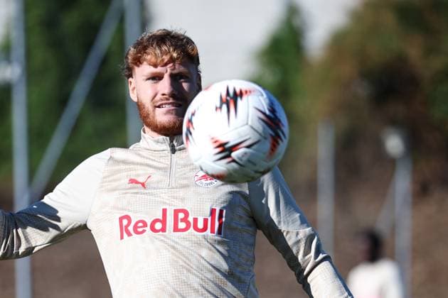 SOCCER - UEFA EL, RBS vs Deventer SALZBURG,AUSTRIA,05.NOV.25 - SOCCER - UEFA Europa League, Red Bull Salzburg vs Go Ahead Eagles Deventer, preview, training RBS. Image shows Yorbe Vertessen (RBS).  GEPAxpictures xDavidxGeieregger