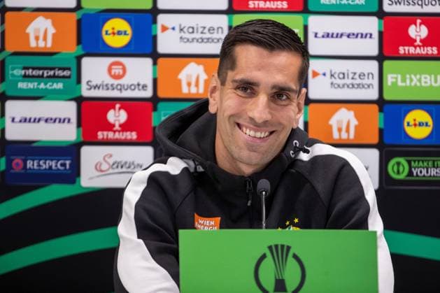 SOCCER - UEFA ECL, Rapid vs Craiova VIENNA,AUSTRIA,05.NOV.25 - SOCCER - UEFA Conference League, SK Rapid Wien vs CS Universitatea Craiova, preview, press conference, PK, Pressekonferenz Rapid. Image shows Paul Gartler (Rapid).  GEPAxpictures xPhilippxBrem