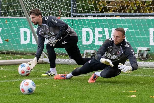 05.11.2025, Fussball: 1. Bundesliga, Saison 2025 2026, oeffentliches Training, 1. FC Koeln auf dem Trainingsgelände am Geissbockheim in Koeln. Ron Robert Zieler (1. FC Koeln, 20) und Marvin Schwaebe (1. FC Koeln, 01) beim Torwarttraining. Foto: Kirchner-Media TH Copyright: xKirchner-Media THx