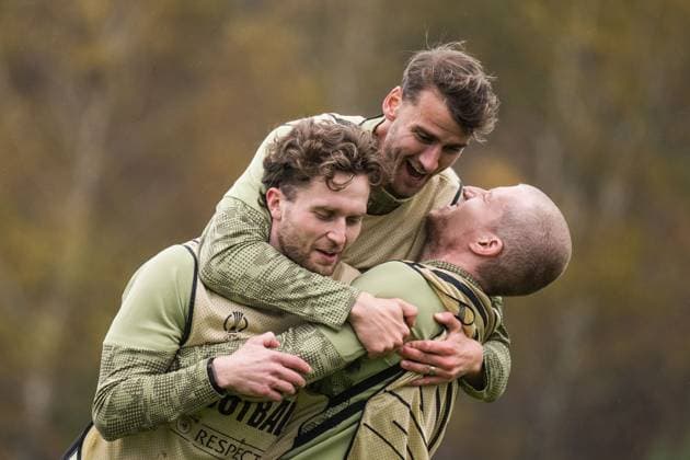 251105 Adam Lundkvist, Johan Hammar and Simon Gustafson during a training session with Häcken on November 5, 2025 in Gothenburg. Photo: Mathias Bergeld BILDBYRAN kod MB MB1233 fotboll football soccer fotball uefa conference league conference league träning practice training häcken bbeng Copyright: MATHIASxBERGELD BB251105MB002