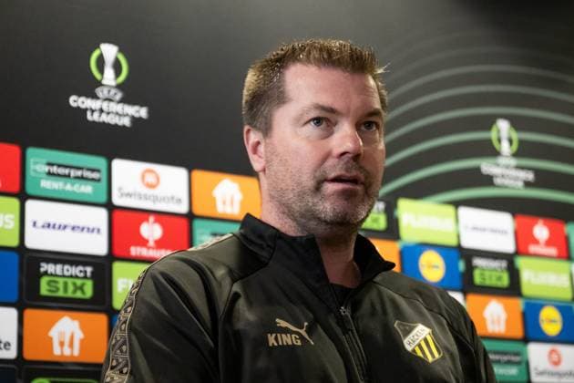 251105 Head coach Jens Gustafsson is interviewed after a training session with Häcken on November 5, 2025 in Gothenburg. Photo: Mathias Bergeld BILDBYRAN kod MB MB1233 fotboll football soccer fotball uefa conference league conference league intervju interview häcken bbeng Copyright: MATHIASxBERGELD BB251105MB023