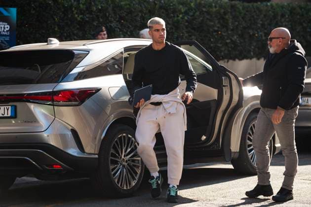 November 5, 2025, Turin, Turin, Italy: Carlos Alcaraz arrives in Turin to compete at the 2025 Tennis ATP, Tennis Herren FINALS Turin Italy - ZUMAm214 20251105_zip_m214_001 Copyright: xMatteoxSeccix