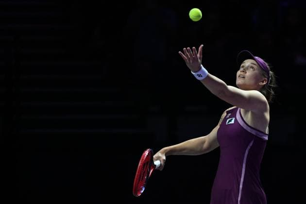 Elena Rybakina v Ekaterina Alexandrova - 2025 WTA, Tennis Damen Finals RIYADH, SAUDI ARABIA – NOVEMBER 5: Elena Rybakina of Kazakhstan plays against Ekaterina Alexandrova (not seen) during their final group-stage match on Day 5 of the 2025 WTA Finals, part of the Hologic WTA Tour, at King Saud University Indoor Arena in Riyadh, Saudi Arabia, on November 5, 2025. Artur Widak Anadolu Riyadh Saudi Arabia,. Editorial use only. Please get in touch for any other usage.  Copyright: x2025xAnadoluxArturxWidakx