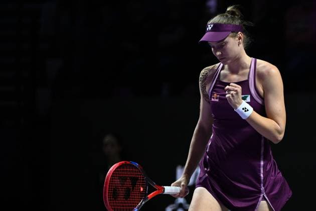 Elena Rybakina v Ekaterina Alexandrova - 2025 WTA, Tennis Damen Finals RIYADH, SAUDI ARABIA – NOVEMBER 5: Elena Rybakina of Kazakhstan plays against Ekaterina Alexandrova (not seen) during their final group-stage match on Day 5 of the 2025 WTA Finals, part of the Hologic WTA Tour, at King Saud University Indoor Arena in Riyadh, Saudi Arabia, on November 5, 2025. Artur Widak Anadolu Riyadh Saudi Arabia,. Editorial use only. Please get in touch for any other usage.  Copyright: x2025xAnadoluxArturxWidakx