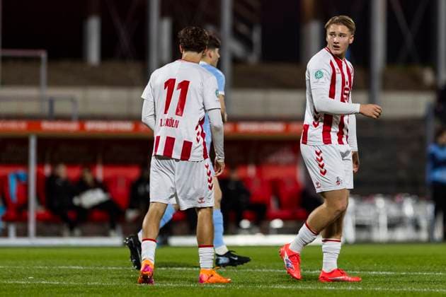 UEFA Youth-League: 1. FC Köln - Racing FC Union Luxemburg; 05.11.2025 Fynn Schenten (1. FC Köln U19, 9), Alessandro Puzzo (1. FC Köln U19, 11). UEFA Youth-League, Rückspiel des Meisterwegs Runde 2, 1. FC Köln - Racing FC Union Luxemburg, am 05.11.2025, Franz-Kremer-Stadion, Köln Copyright: xBEAUTIFULxSPORTS Meuselx