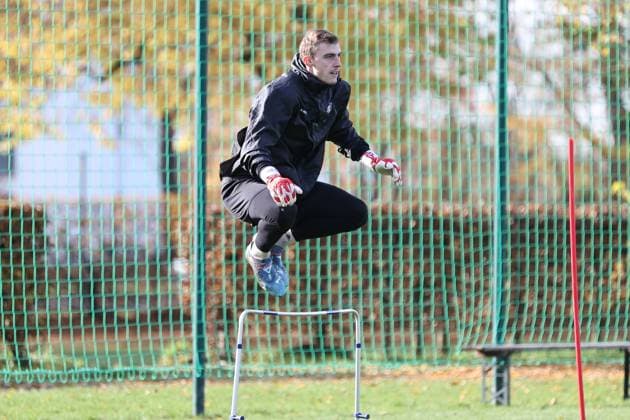 05. November 2025, Fussball, Training FC Schweinfurt 05, Dritte Liga, 3. Liga, Herren Torhüter Toni Stahl (FC Schweinfurt 05, 01) beim Training, Einzelfoto Schweinfurt Trainingsplatz Sachs-Stadion Bayern Unterfranken Deutschland