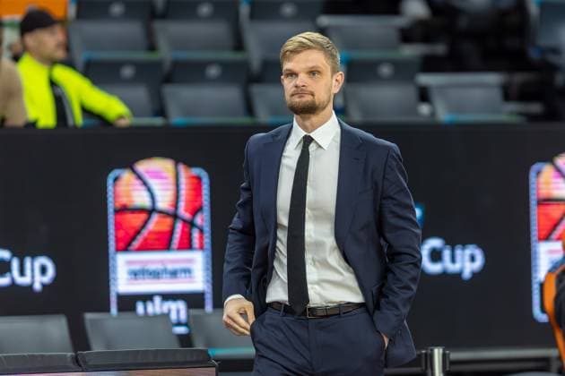 Freisteller von Tautvydas Sabonis (London Lions, Chef-Trainer) frontal, GER, ratiopharm ulm vs. London Lions, Basketball, 6. Runde, BKT EuroCup, Spielzeit 2025 2026, 05.11.2025, GER, ratiopharm ulm vs. London Lions, Basketball, 6. Runde, BKT EuroCup, Spielzeit 2025 2026, 05.11.2025 Neu-Ulm Copyright: xEibner-Pressefoto JanixPlessx EP_JPL