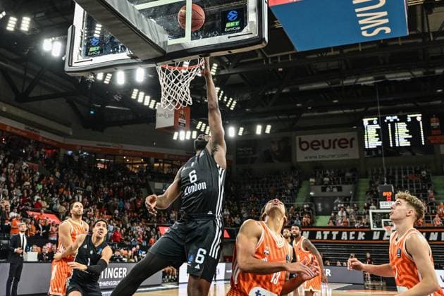 6. Spieltag BKT Euro Cup; Ratiopharm Ulm gegen London Lions, Ratiopharm Arena Ulm 07.11.2025 Morayo Soluade (London Lions, 6) macht den Korb Ulm 07.11.2025 - 6. Spieltag BKT EuroCup, Ratiopharm Ulm gegen London Lions, Ratiopharm Arena Ulm Copyright: xBEAUTIFULxSPORTS Märklx