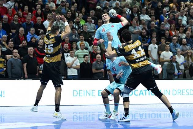 Nikolaj Enderleit (MT Melsungen , 4) HC Elbflorenz 2006 vs. MT Melsungen, DHB-Pokal Herren, Spielzeit 2025 2026, 05.11.2025 HC Elbflorenz 2006 vs. MT Melsungen, DHB-Pokal Herren, Spielzeit 2025 2026, 05.11.2025 Dresden Copyright: xEibner-Pressefoto xHoepnerx EP_PHR