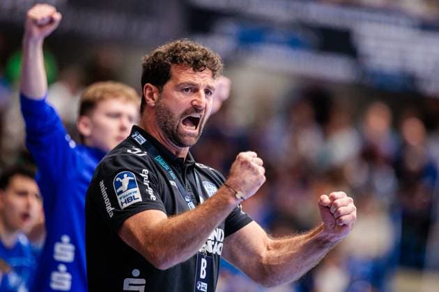 Florian Kehrmann (TBV Lemgo Lippe, Trainer) jubelt freut sich GER, TBV Lemgo Lippe vs. VfL Gummersbach, Handball, DHB-Pokal, 3. Spieltag, Spielzeit 2025 2026, 05.11.2025 GER, TBV Lemgo Lippe vs. VfL Gummersbach, Handball, DHB-Pokal, 3. Spieltag, Spielzeit 2025 2026, 05.11.2025 Lemgo Copyright: xEibner-Pressefoto JanxRollingerx EP_JSK