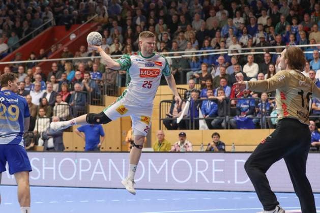 05.11.2025, xtgx, Handball, DHB Pokal 3. Runde, TV Großwallstadt - SC Magdeburg v.l. Sebastian Barthold (Magdebug, 25) wirft Tor, Torschuetze, erzielt Tor, Treffer, scores the goal Elsenfeld