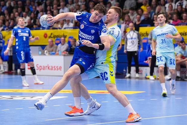 05.11.2025, xydrx, Handball, Achtelfinale DHB Pokal, TBV Lemgo Lippe - VfL Gummersbach, PHOENIX Contact-Arena: Joel Willecke (TBV Lemgo Lippe 24) im Zweikampf gegen Kristjan Horzen (VfL Gummersbach 27) Nordrhein-Westfahlen Deutschland