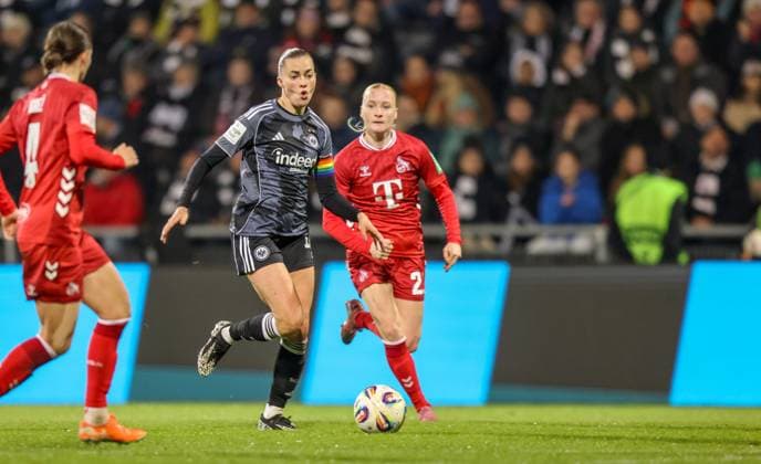 DEU, Frankfurt, Eintracht Frankfurt vs FC Köln, Google Pixel Frauen Bundesliga, DFB, Saison 2526, Stadion am Bretanobad, 9. Spieltag im Bild: Laura Freigang (Eintracht Frankfurt 10) DFB DFL REGULATIONS PROHIBIT ANY USE OF PHOTOGRAPHS AS IMAGE SEQUENCES AND OR QUASI-VIDEO, 05.11.2025 Copyright: HMBxMedia HendrikxHamelau