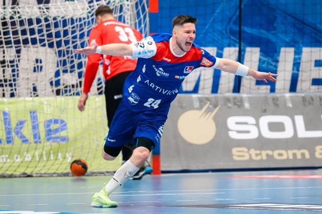 Balingen: DHB Pokal - Achtelfinale - HBW Balingen - THW Kiel Elias Fügel Fuegel (HBW Balingen) Jubel Freude Emotion Torjubel Torschuetze Torschütze Balingen Baden-Württemberg Deutschland