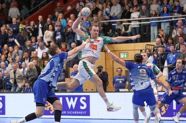 05.11.2025, xtgx, Handball, DHB Pokal 3. Runde, TV Großwallstadt - SC Magdeburg v.l. Felix Claar (Magdeburg, 7) wirft Tor, Torschuetze, erzielt Tor, Treffer, scores the goal Elsenfeld