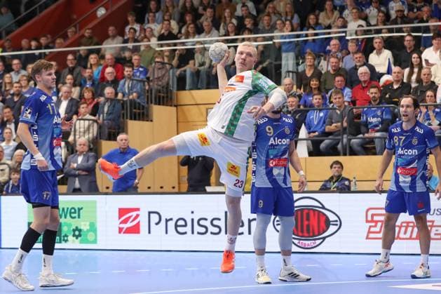 05.11.2025, xtgx, Handball, DHB Pokal 3. Runde, TV Großwallstadt - SC Magdeburg v.l. Magnus Saugstrup (Magdeburg, 23) wirft Tor, Torschuetze, erzielt Tor, Treffer, scores the goal Elsenfeld