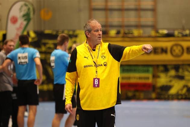 Henk Groener (Borussia Dortmund, Chef-Trainer) GER, Borussia Dortmund gegen VfL Oldenburg, Handball, DHB-Pokal Frauen, Achtelfinale, Spielzeit 2025 2026, 05.11.2025 GER, Borussia Dortmund gegen VfL Oldenburg, Handball, DHB-Pokal Frauen, Achtelfinale, Spielzeit 2025 2026, 05.11.2025 Dortmund Copyright: xEibner-Pressefoto FrankxZeisingx EP_FZG