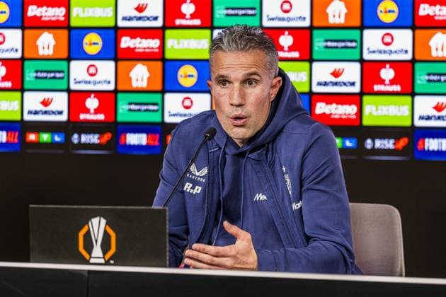 STUTTGART , 05-11-2025 , MHP Arena , season 2025 2026 , Europa League , football , pressconference , picture shows Feyenoord coach Robin van Persie. press conference, PK, Pressekonferenz Feyenoord Stuttgart  x31875937x Copyright: