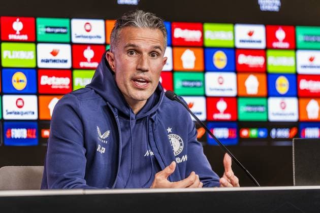 STUTTGART , 05-11-2025 , MHP Arena , season 2025 2026 , Europa League , football , pressconference , picture shows Feyenoord coach Robin van Persie. press conference, PK, Pressekonferenz Feyenoord Stuttgart  x31875939x Copyright: