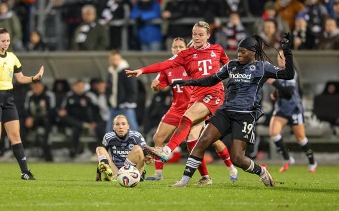 DEU, Frankfurt, Eintracht Frankfurt vs FC Köln, Google Pixel Frauen Bundesliga, DFB, Saison 2526, Stadion am Bretanobad, 9. Spieltag im Bild v.l.n.r: Sandra Jessen (FC Köln 6), Nicole Anyomi (Eintracht Frankfurt 19), Zweikampf DFB DFL REGULATIONS PROHIBIT ANY USE OF PHOTOGRAPHS AS IMAGE SEQUENCES AND OR QUASI-VIDEO, 05.11.2025 Copyright: HMBxMedia HendrikxHamelau