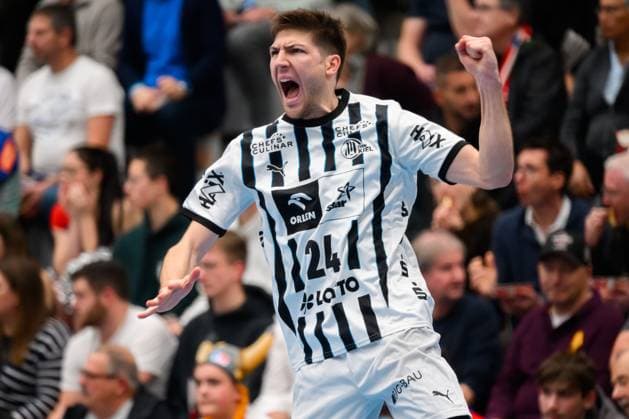 Balingen: DHB Pokal - Achtelfinale - HBW Balingen - THW Kiel Lukas Zerbe (THW Kiel) Jubel Freude Emotion Torjubel Torschuetze Torschütze Balingen Baden-Württemberg Deutschland