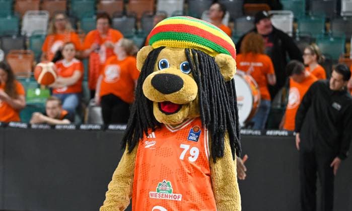 Maskottchen Bob (RASTA Vechta) RASTA Vechta vs. CS Valcea 1924, FIBA Europe Cup, 4. Spieltag, Saison 2025 2026, 05.11.2025, RASTA Vechta vs. CS Valcea 1924, FIBA Europe Cup, 4. Spieltag, Saison 2025 2026, 05.11.2025 Vechta Copyright: xEibner-Pressefoto RobertxGertzenx EP_RGN