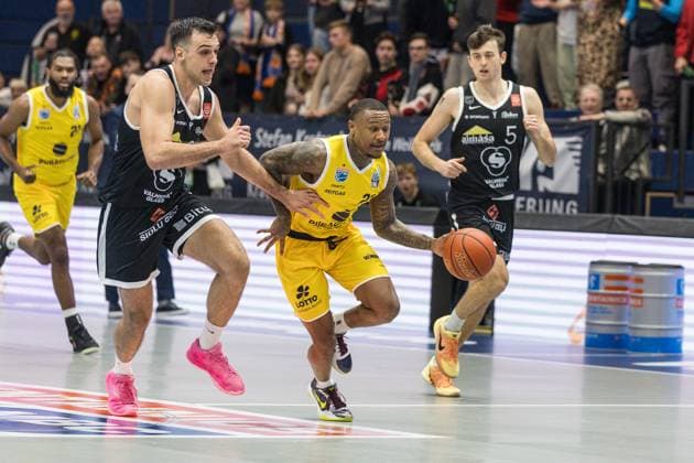 GER, European North Basketball League, ENBL, 2025-2026, Syntainics MBC - Valmiera Glass VIA. 05.11.2025, Stadthalle, Weißenfels, GER, European North Basketball League, ENBL, 2025-2026, Syntainics MBC - Valmiera Glass VIA. Charles Callison (Syntainics MBC, 23) Â Foto Alexander Trienitz Weißenfels Stadthalle Sachsen-Anhalt Deutschland