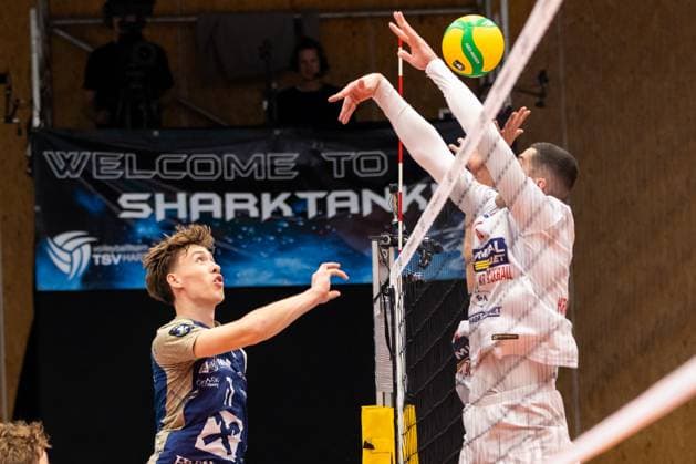 VOLLEYBALL - CEV CL, Hartberg vs Kragujevac HARTBERG,AUSTRIA,05.NOV.25 - VOLLEYBALL - CEV Champions League, TSV Hartberg vs Radnicki Kragujevac. Image shows Tobias Willimek (Hartberg).  GEPAxpictures xJamesxDoak