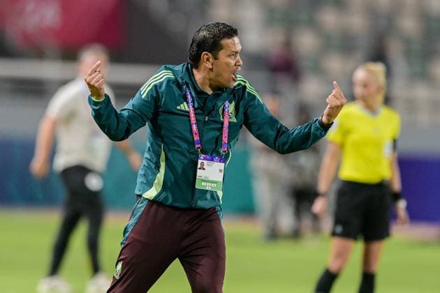 Miguel Angel GAMERO VILLALOBOS Head coach of Mexico U-17 during the FIFA U-17 Women s World Cup Morocco 2025 Semifinal match between Netherlands and Mexico in Rabat, Morocco, on November 5, 2025, at the Olympic Stadium  Copyright: xAndreaxAmato IPAxSportx xipa-agency.netx xx IPA_67574661 IPA_Agency_IPA67574661