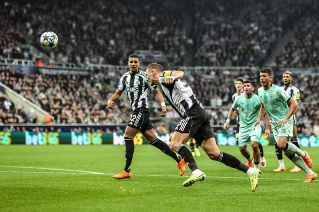 UEFA Champions League Matchday 4 of 8 Newcastle United v Athletic Club Dan Burn of Newcastle United scores to make it 1-0 during the UEFA Champions League Matchday 4 of 8 Newcastle United vs Athletic Club at St. James s Park, Newcastle, United Kingdom, 5th November 2025 (Photo by Alfie Cosgrove News Images) Newcastle St. James s Park Tyne and Wear United Kingdom Copyright: xAlfiexCosgrove NewsxImagesx