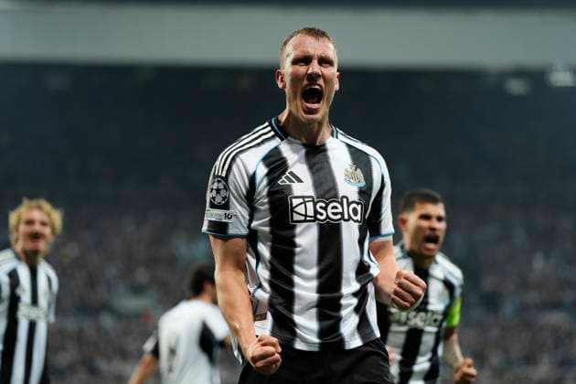 Newcastle United FC v Athletic Club - UEFA Champions League 2025 26 League Phase MD4 Dan Burn centre-back of Newcastle and England celebrates after scoring his sides first goal during the UEFA Champions League 2025 26 League Phase MD4 match between Newcastle United FC and Athletic Club at St James Park on November 5, 2025 in Newcastle upon Tyne, England. Newcastle upon Tyne England United Kingdom  Copyright: xJosexBretonx originalFilename:bretonhernandez-newcastl251105_np4dP.jpg