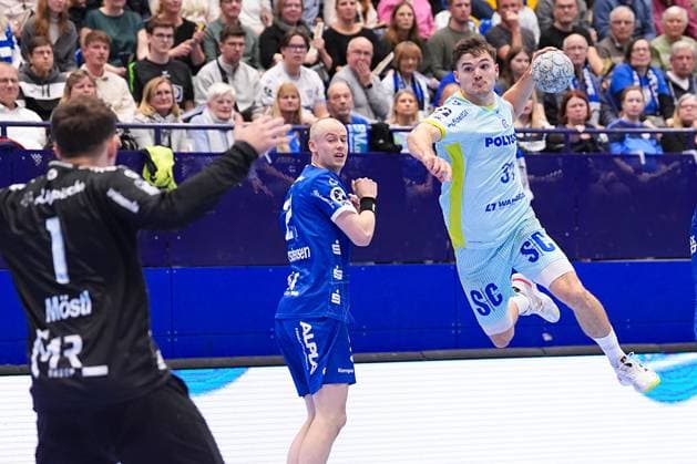 05.11.2025, xydrx, Handball, Achtelfinale DHB Pokal, TBV Lemgo Lippe - VfL Gummersbach, PHOENIX Contact-Arena: Kay Smits (VfL Gummersbach 31) beim Wurf auf das Tor von Constantin Moestl (TBV Lemgo Lippe 1) Nordrhein-Westfahlen Deutschland