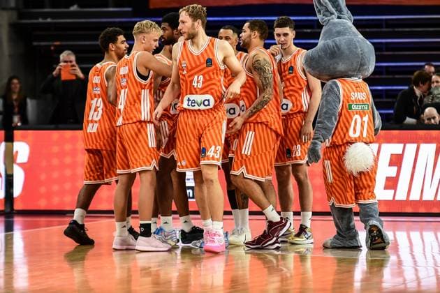 6. Spieltag BKT Euro Cup; Ratiopharm Ulm gegen London Lions, Ratiopharm Arena Ulm 07.11.2025 Freude bei den Ulmern nachdem knappen Sieg Ulm 07.11.2025 - 6. Spieltag BKT EuroCup, Ratiopharm Ulm gegen London Lions, Ratiopharm Arena Ulm Copyright: xBEAUTIFULxSPORTS Märklx