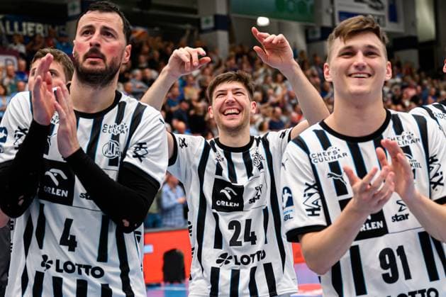 Balingen: DHB Pokal - Achtelfinale - HBW Balingen - THW Kiel v.li. Domagoj Duvnjak (THW Kiel) , Lukas Zerbe (THW Kiel), Bence Imre (THW Kiel) Balingen Baden-Württemberg Deutschland