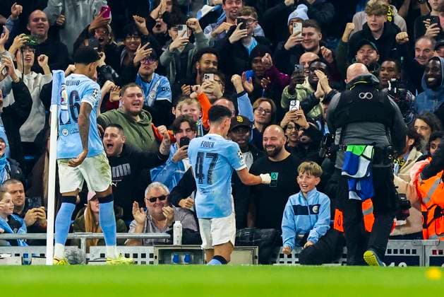 Manchester City v Borussia Dortmund, UEFA Champions League Manchester City midfielder Phil Foden (47) scores a GOAL 1-0 and celebrates with fans during the Manchester City v Borussia Dortmund UEFA Champions League Round 1 League Stage match at the Etihad Stadium, Manchester, England on 5 November 2025 Credit: Phil Duncan Every Second Media Editorial use only. All images are copyright Every Second Media Limited. No images may be reproduced without prior permission. Copyright: xIMAGO EveryxSecondxMediax ESM-1655-0035 PhilxDuncanx xEveryxSecondxMediax