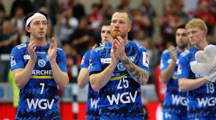 BAU 05.11.2025 Stuttgart Handball TVB Stuttgart vs. SG Flensburg-Handewitt, v.l. Kasper Thorsen Lien, Patrick Zieker (TVB) enttäuscht