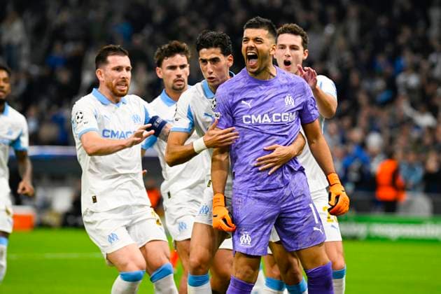 FOOTBALL : Olympique de Marseille VS Atalanta Bergame - UEFA Champions League - 05 11 2025 GÃ ronimo Rulli (OM) - UEFA Champions League match between Olympique de Marseille and Atalanta Bergame on November 5, 2025 at the Orange Velodrome Stadium in Marseille. MarseilleFrance  Copyright: xWilliamxCannarellax