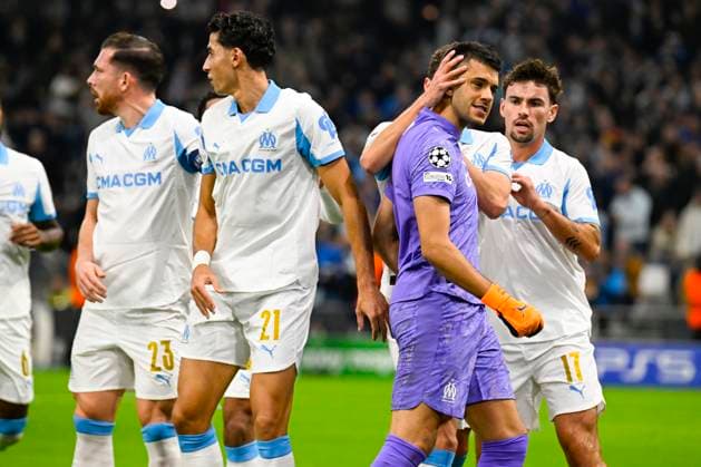 FOOTBALL : Olympique de Marseille VS Atalanta Bergame - UEFA Champions League - 05 11 2025 GÃ ronimo Rulli (OM) - UEFA Champions League match between Olympique de Marseille and Atalanta Bergame on November 5, 2025 at the Orange Velodrome Stadium in Marseille. MarseilleFrance  Copyright: xWilliamxCannarellax