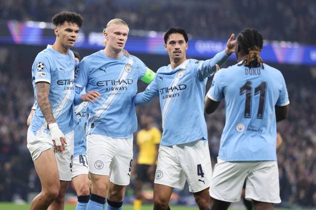 Manchester City v Borussia Dortmund - UEFA Champions League MANCHESTER, UNITED KINGDOM - NOVEMBER 05: Erling Braut Haaland of Manchester City celebrates with teammates after scoring their side s second goal during the UEFA Champions League match between Manchester City and Borussia Dortmund at Etihad Stadium on November 05, 2025 in Manchester, United Kingdom. Alex Livesey Anadolu Manchester United, ManU Kingdom. Editorial use only. Please get in touch for any other usage.  Copyright: x2025xAnadoluxAlexxLiveseyx