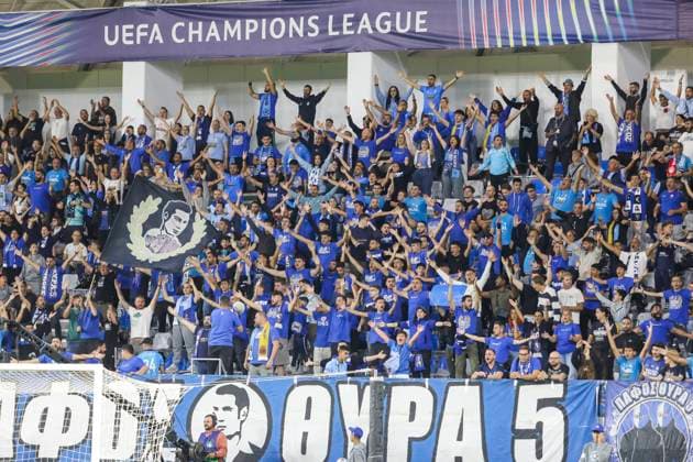 UEFA Champions League : Pafos vs Villarreal Pafos fans shout before the game. Pafos plays against Villarreal for the matchday 4 of the League Phase of the UEFA Champions League competition, Limassol, Cyprus, on Nov. 5, 2025. Limassol Cyprus Copyright: xKOSTASxPIKOULASx
