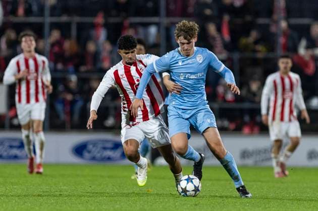 UEFA Youth-League: 1. FC Köln - Racing FC Union Luxemburg; 05.11.2025 Ethan Yans (Racing FC Union Luxemburg U19, 6), Fayssal Harchaoui (1. FC Köln U19, 10) UEFA Youth-League, Rückspiel des Meisterwegs Runde 2, 1. FC Köln - Racing FC Union Luxemburg, am 05.11.2025, Franz-Kremer-Stadion, Köln Copyright: xBEAUTIFULxSPORTS Meuselx