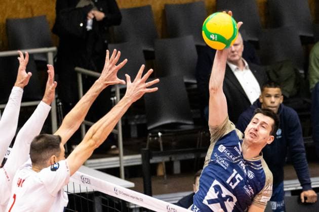 VOLLEYBALL - CEV CL, Hartberg vs Kragujevac HARTBERG,AUSTRIA,05.NOV.25 - VOLLEYBALL - CEV Champions League, TSV Hartberg vs Radnicki Kragujevac. Image shows Djordje Knezevic (Hartberg).  GEPAxpictures xJamesxDoak