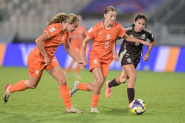 CALCIO - FIFA Mondiali - U17, U 17 Women - Semifinal - Netherlands vs Mexico 8 Van der Vliet T. (Midfielder) of Netherlands U-17 is in action during the FIFA U-17 Women s World Cup Morocco 2025 Semifinal match between Netherlands and Mexico in Rabat, Morocco, on November 5, 2025, at the Olympic Stadium Morocco Morocco  Copyright: xIPAxSport ABACAx