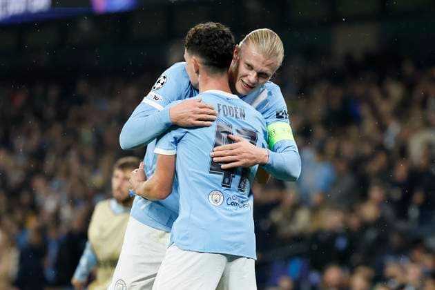 Manchester City v Borussia Dortmund - UEFA Champions League 2025 26 League Phase MD4 Phil Foden and Erling Haaland of Manchester City celebrate 3rd goal during the UEFA Champions League 2025 26 League Phase MD4 match between Manchester City and Borussia Dortmund at City of Manchester Stadium on November 5, 2025 in Manchester, England. Manchester City of Manchester Stadium England United Kingdom Copyright: xRichardxSellers Sportsphoto APLx 14140426