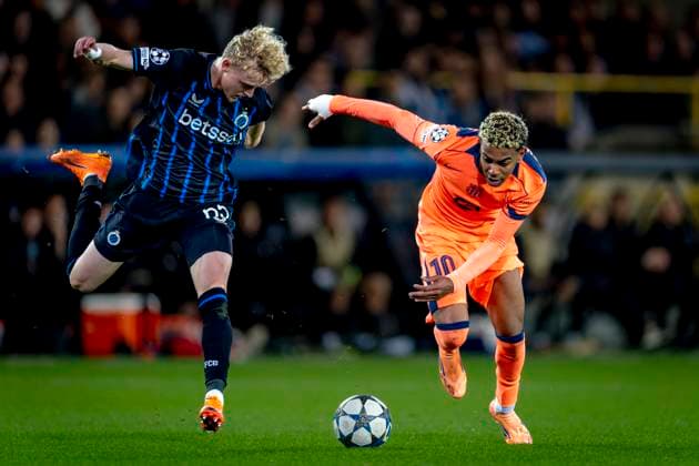 Club Brugge midfielder Joaquin Seys, FC Barcelona, Barca forwarder Lamine Yamal during the match Club Brugge vs FC Barcelona at the Jan Breydelstadion for the Champions League - League phase - Matchday 4 season 2025-2026 in BRUGES, Belgium on 5 november 2025, (photo by Marcel van Dorst EYE4images DeFodi Images) Club Brugge midfielder Joaquin Seys, FC Barcelona forwarder Lamine Yamal during the match Club Brugge vs FC Barcelona at the Jan Breydelstadion for the Champions League League phase Matchday 4 season 2025 2026 in BRUGES, Belgium on 5 november 2025, photo by Marcel van Dorst EYE4images DeFodi Images
