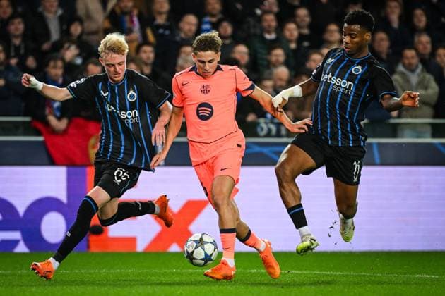 November 5, 2025, Brugge, Belgium, Belgium: Joaquin SEYS of Brugge, Fermin LOPEZ of Barcelona and Raphael ONYEDIKA of Brugge during the UEFA Champions League, League Phase MD4 match between Club Brugge KV (Club Bruges KV) and FC Barcelona, Barca at Jan-Breydel Stadium on November 05, 2025 in Brugge, Belgium. Brugge Belgium - ZUMAm308 20251105_zsp_m308_005 Copyright: xMatthieuxMirvillex